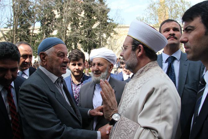 dib-baskani-gormez-silvan’da-cuma-namazi-kildirdi-002.jpg