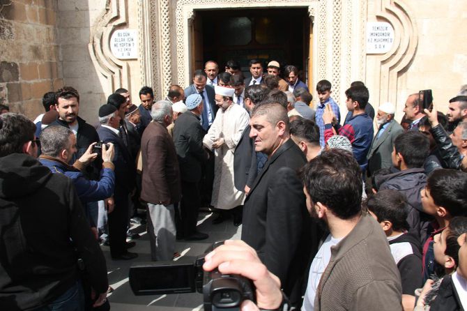 dib-baskani-gormez-silvan’da-cuma-namazi-kildirdi-003.jpg