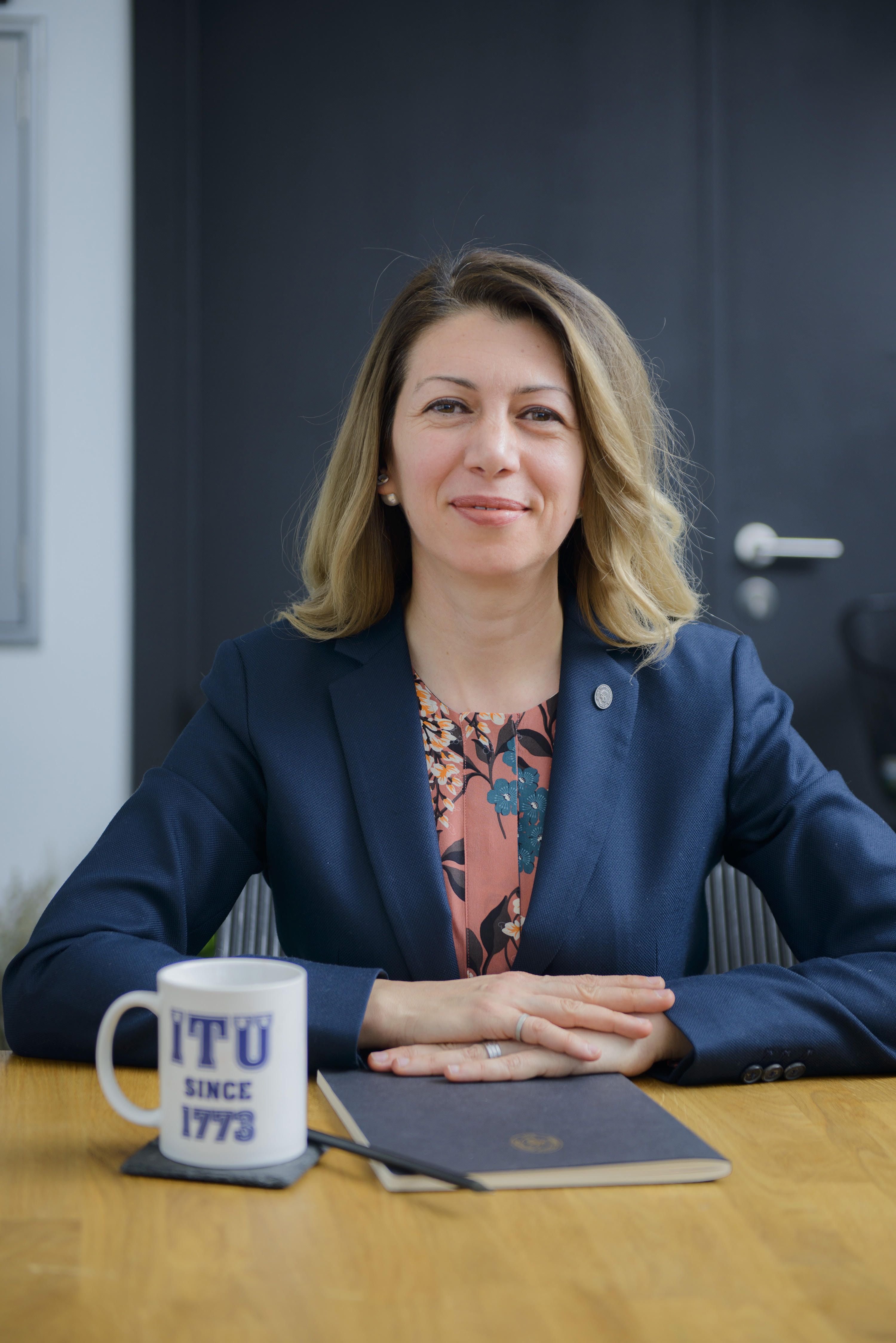 doc.-dr.-burcu-ozsoy.jpg