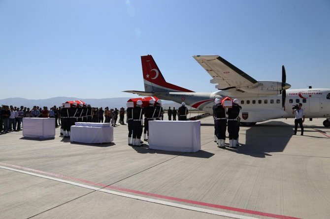 elazig-saldirisinda-hayatini-kaybeden-polisler-memleketlerine-gonderildi-003.jpg