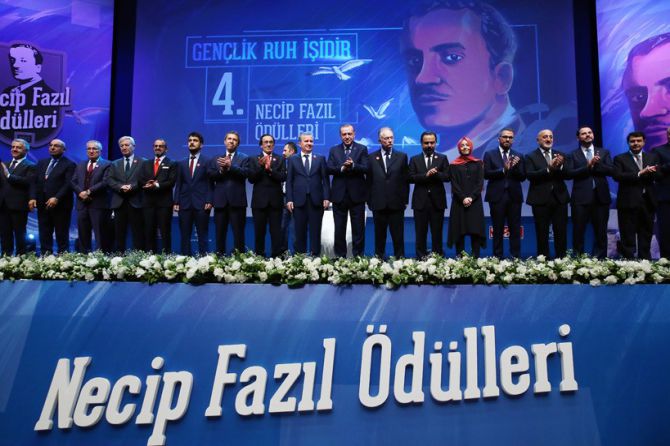 erdogan-necip-fazil-odulleri-toreni-001.jpg