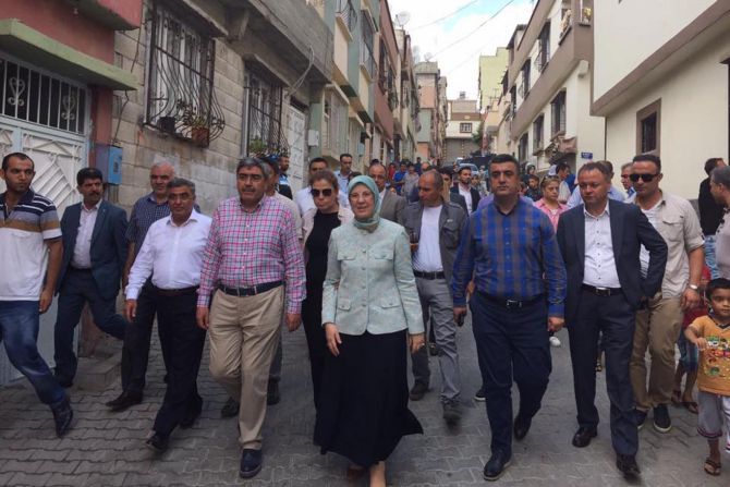 eski-bakan-ramazanoglu,-gaziantepe-taziye-ziyaretinde-bulundu.jpg