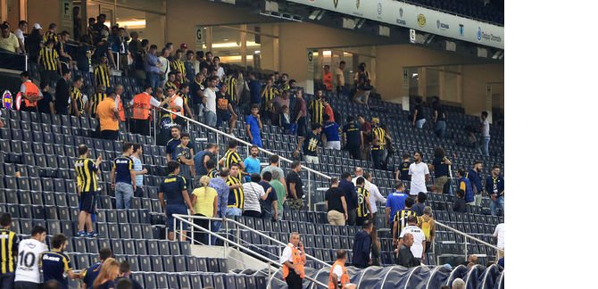 fenerbahce-tribunleri-neden-bos.jpg