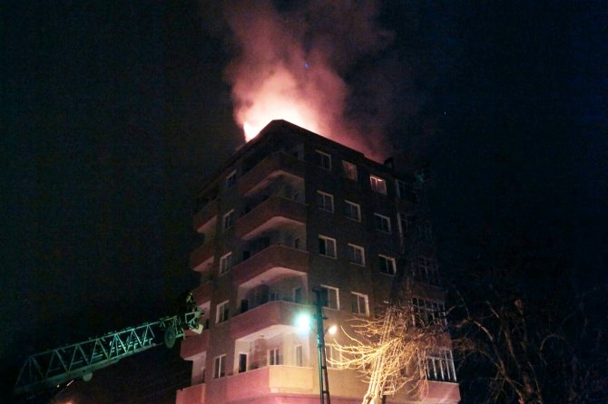 giresunda-bir-apartmanda-cikan-yangin-korkuttu-detay1.jpg