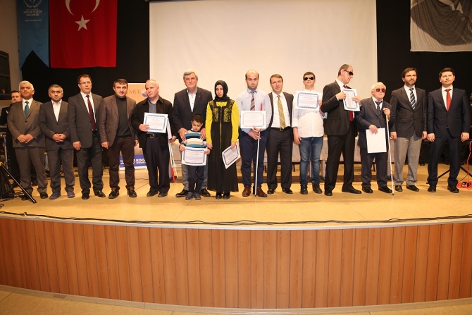 gorme-engellilere-kuran-sertifikasi-verildi.jpg