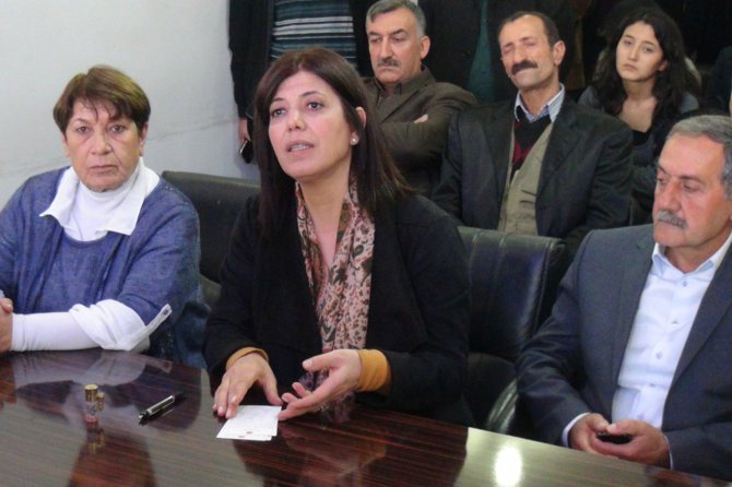 hdpli-uyelerin-evlerine-“hizbullah”-yazili-mermiler2.jpg