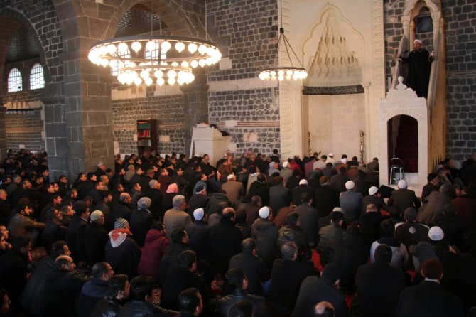 irkcilik-sadece-lisan-gorevi-gormekte.jpg