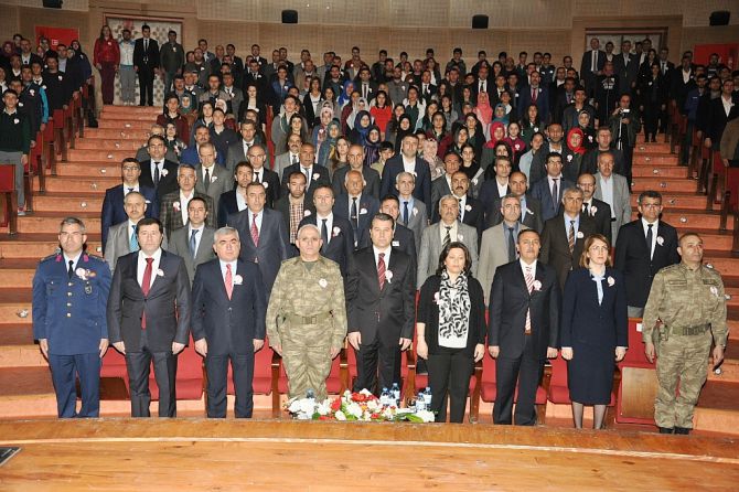 istiklal-marsi’nin-kabulu-ve-mehmet-akif-ersoy´u-anma-gunu.jpg