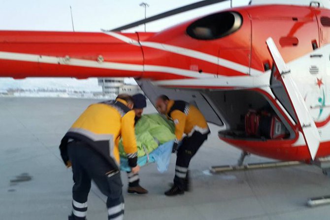 karda-mahsur-kalan-hastalar--helikopterle-kurtarildi.jpg