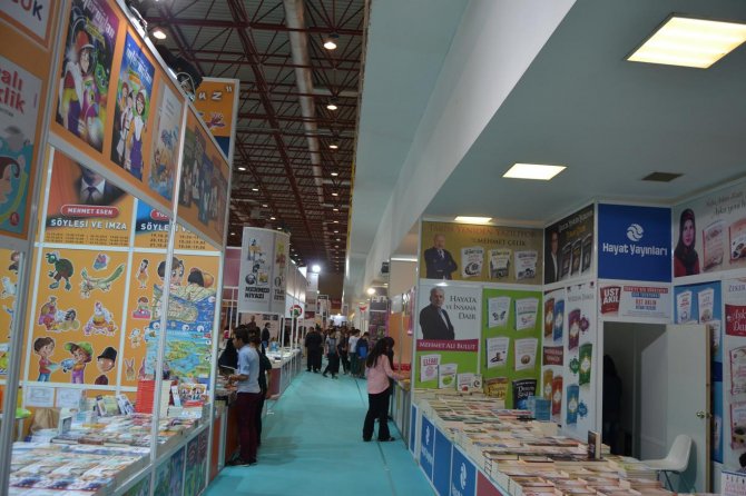 kayseri-dunya-ticaret-merkezinde-kitap-fuari-acilisi.jpg