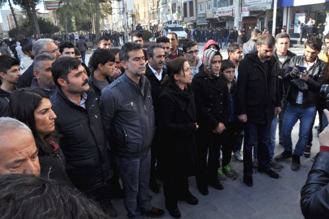 mardinde-hdp-yuruyusunde-gozalti-var-ana-haber.jpg