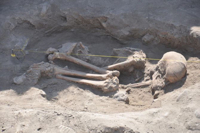 neolitik-donem-insan-iskeletleri-002.jpg