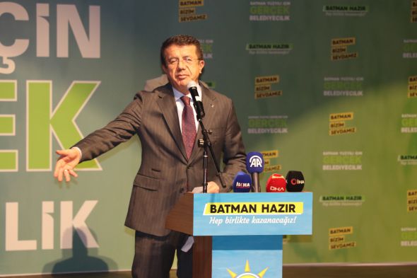 nihat-zeybekci.jpg