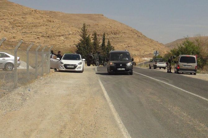 pkk’lilar-minibus-taradi-002.jpg