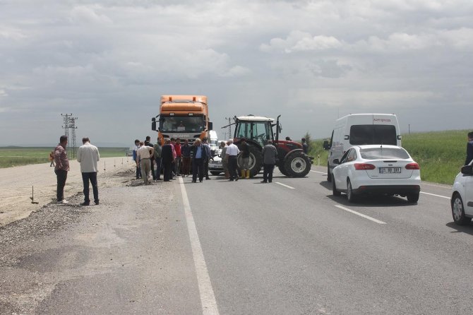 su-kanalarinin-kapatilmasina-kizan-ciftciler-yol-kapatti.jpg