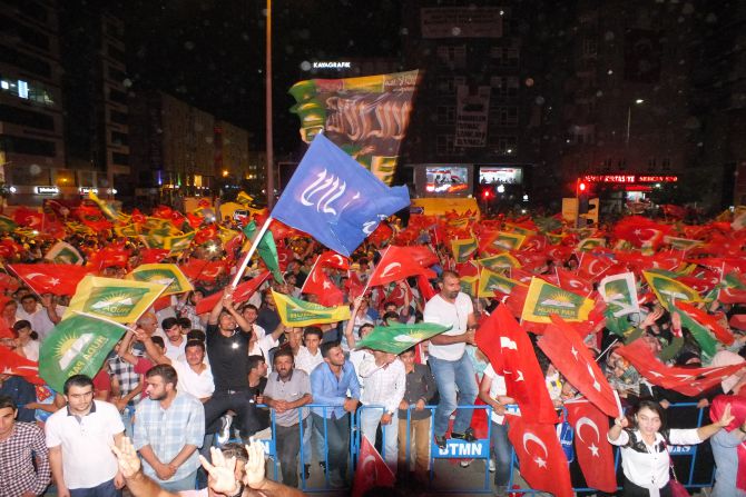 yapicioglu-bu-darbe-emperyalistler-tarafindan-planlanmis-001.jpg